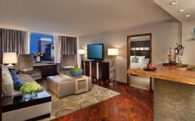 2631759-Luxe-City-Center-Hotel-Suite-4-DEF